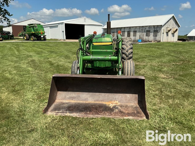 1981-john-deere-2440-image-2
