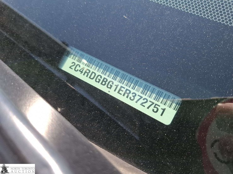 2014-dodge-grand-caravan-sxt-image-15