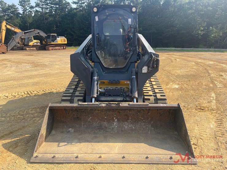 2021-deere-331g-image-6