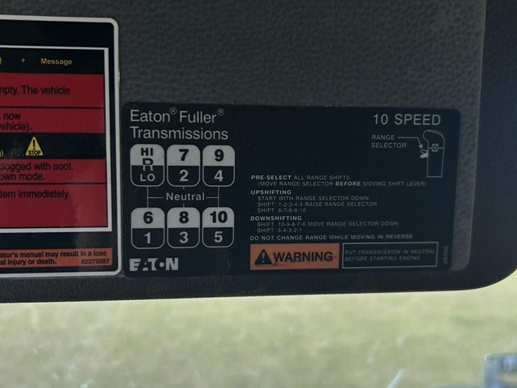 2012-volvo-vnl64t670-image-20