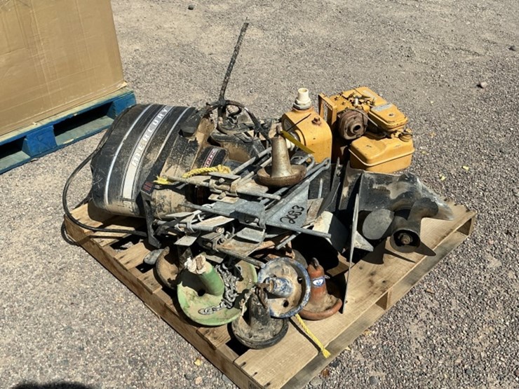 pallet-of-asst-boat-parts-&-engines-image-4