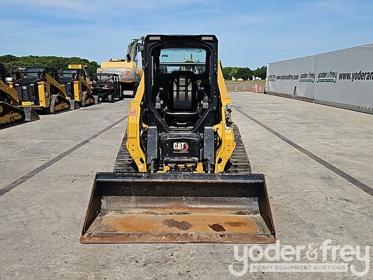 2025-caterpillar-255-image-14