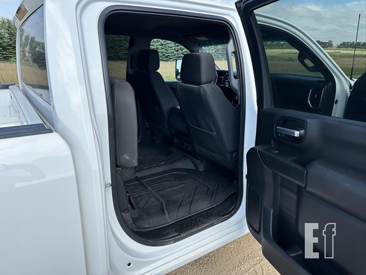 2021-chevrolet-silverado-2500hd-lt-image-22