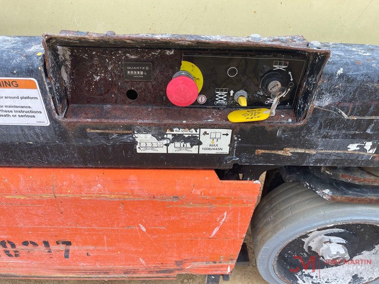2017-jlg-1932r-image-14