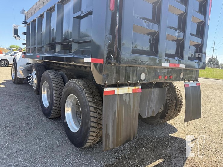 2005-peterbilt-335-image-50