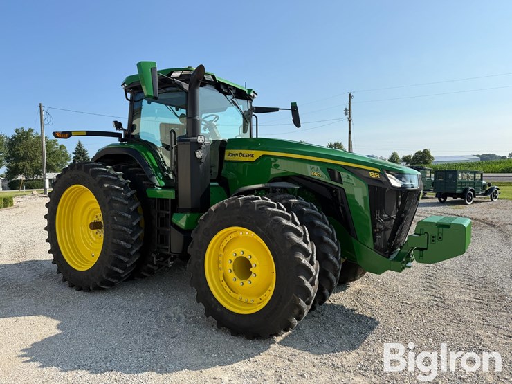2025-john-deere-8r-340-image-3