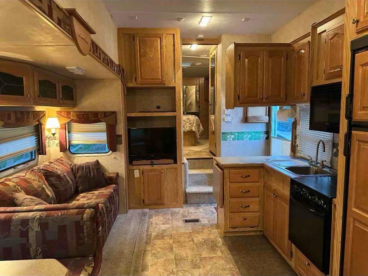 2007-cedar-creek-travel-trailer-image-37