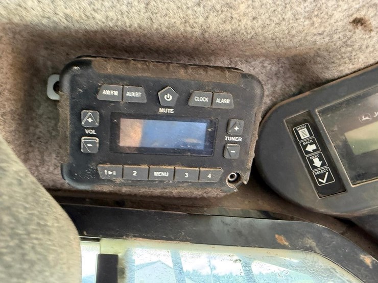 2021-deere-333g-image-24