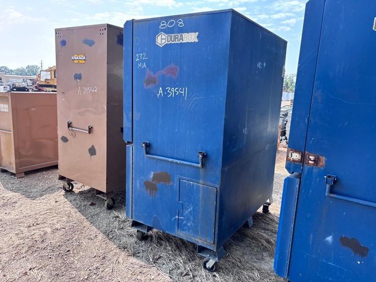 #5102-•-knaack-jobsite-boxes-with-miscellaneous-items-image-2
