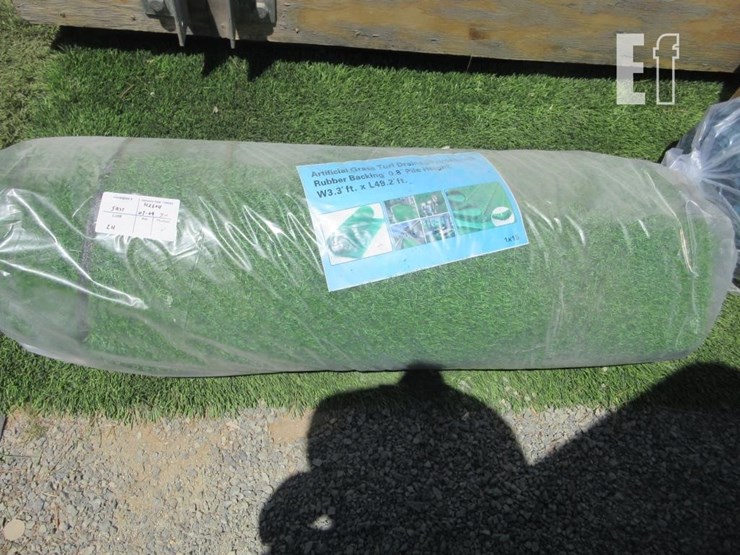 3.3'-x-49.2'-artificial-turf-roll-image-1