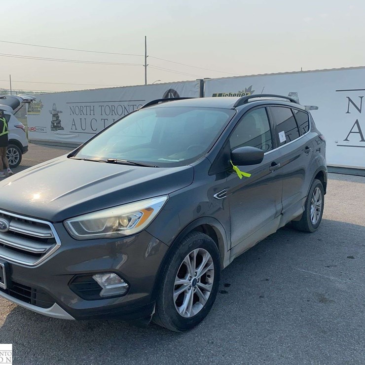 2017 FORD ESCAPE SE