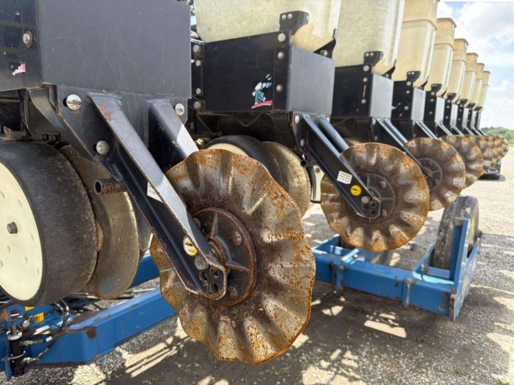 kinze-2600-image-19