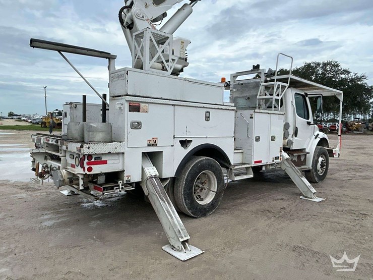 2016-freightliner-m2-106-image-4