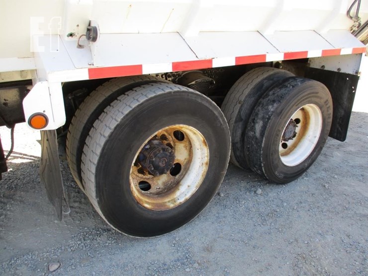 2005-freightliner-condor-image-24