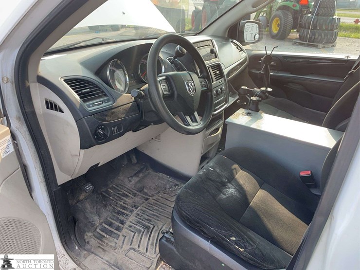 2015-ram-c/v-image-11