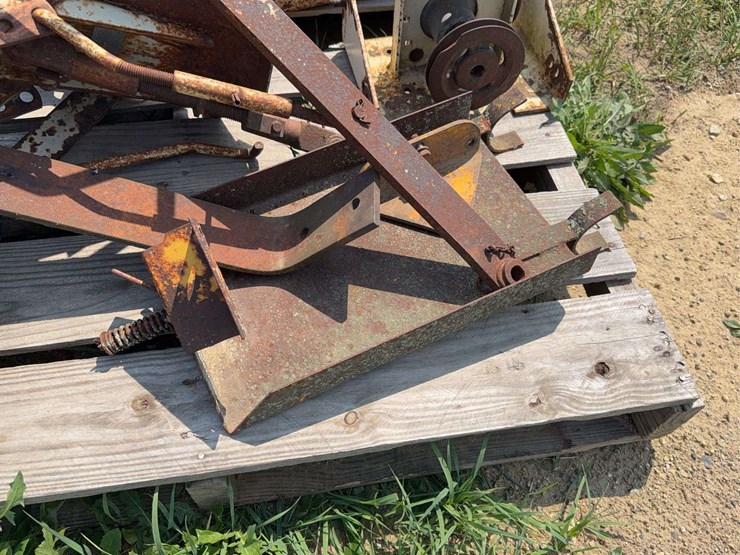 cub-cadet-mower-deck-image-4