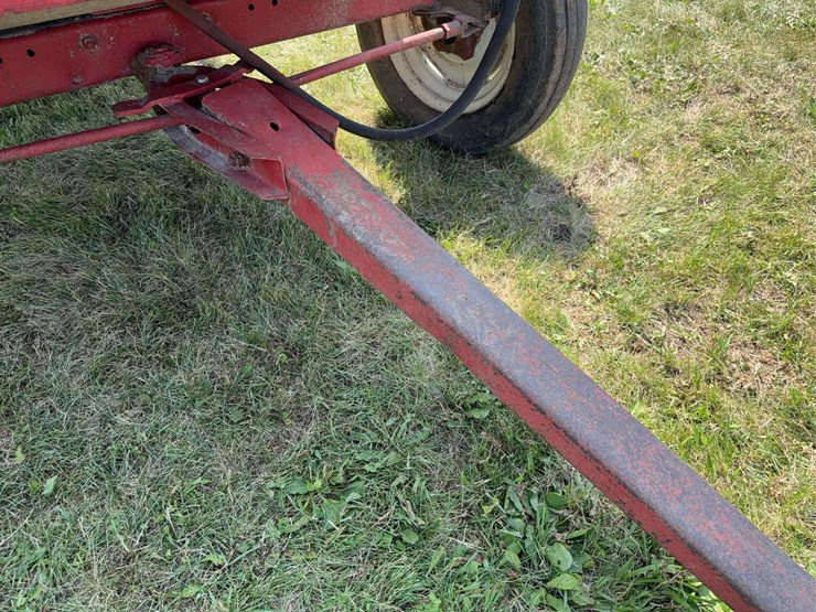 flare-box-wagon-with-hoosier-spreader-image-6