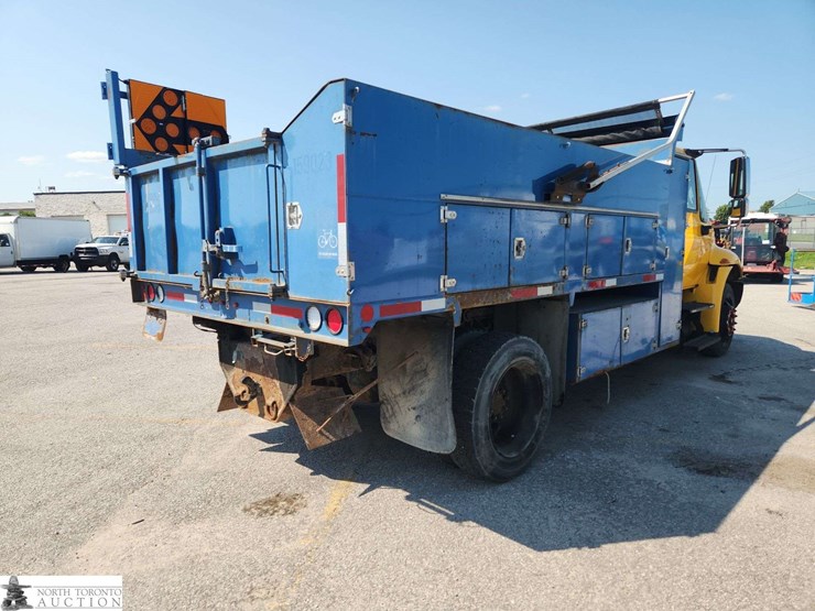 2010-international-durastar-4300-image-5