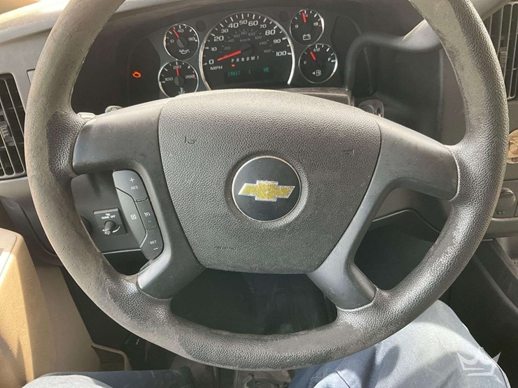 2014-chevrolet-express-2500-image-13
