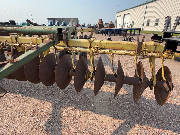 john-deere-340-image-24