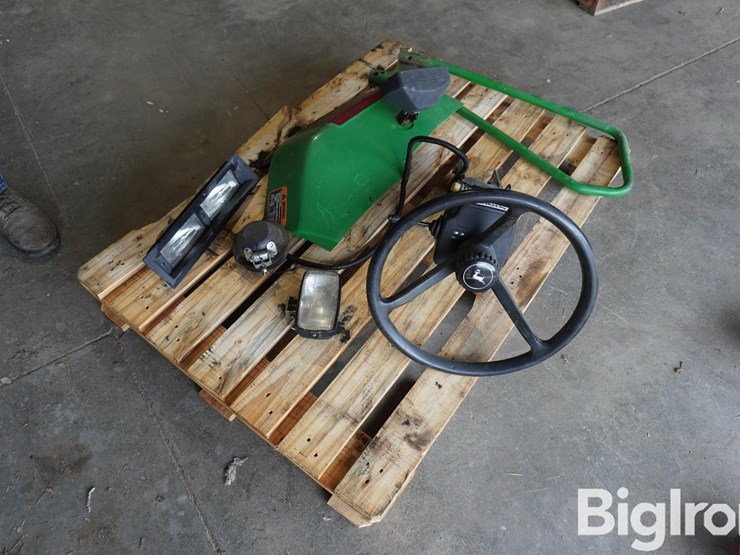 john-deere-8200-image-1