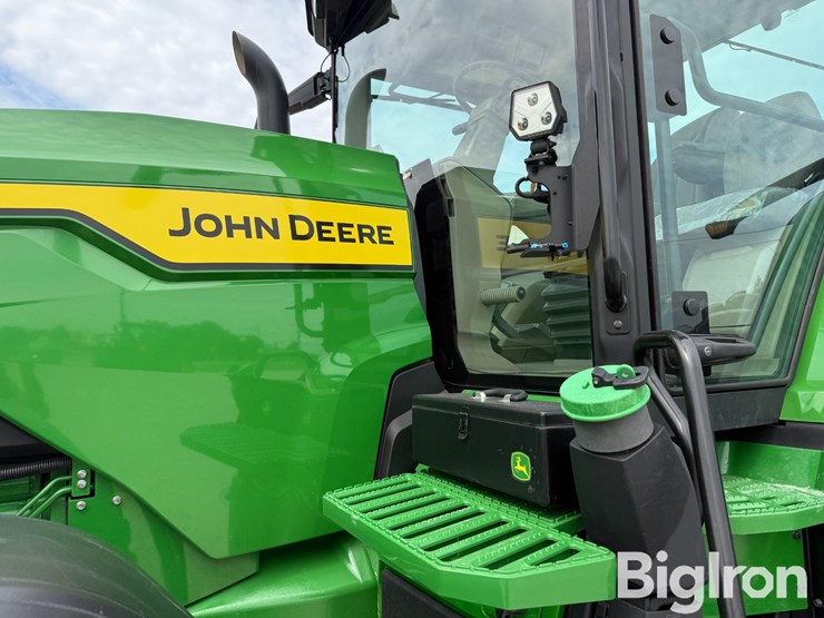 2025-john-deere-8r-250-image-13