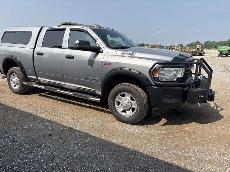 2022-dodge-3500-image-6