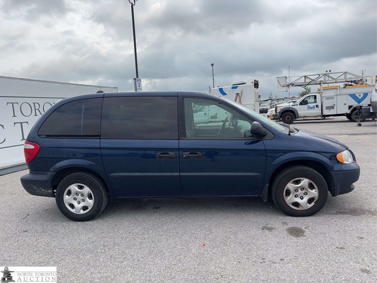 2002-dodge-caravan-image-4