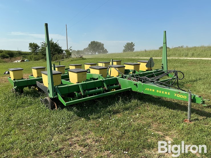 john-deere-7000-image-3