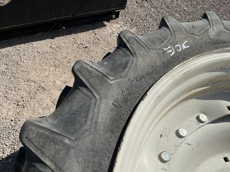 (2)-equipment-tires-image-4