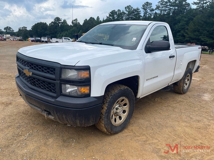 2015-chevrolet-silverado-1500-pickup-truck-image-6