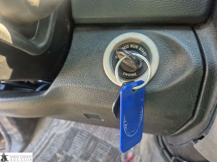 2016-dodge-3500-image-15