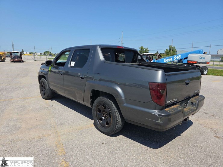 2010-honda-ridgeline-image-7