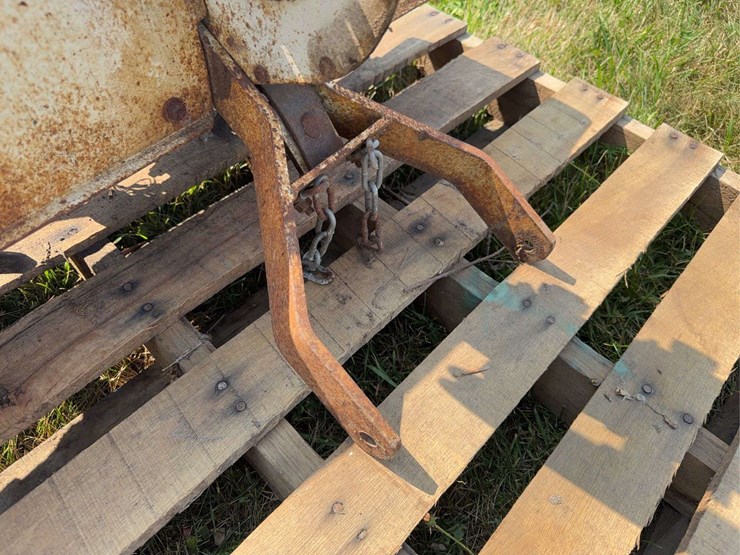 cub-cadet-rear-mounted-tiller-image-11