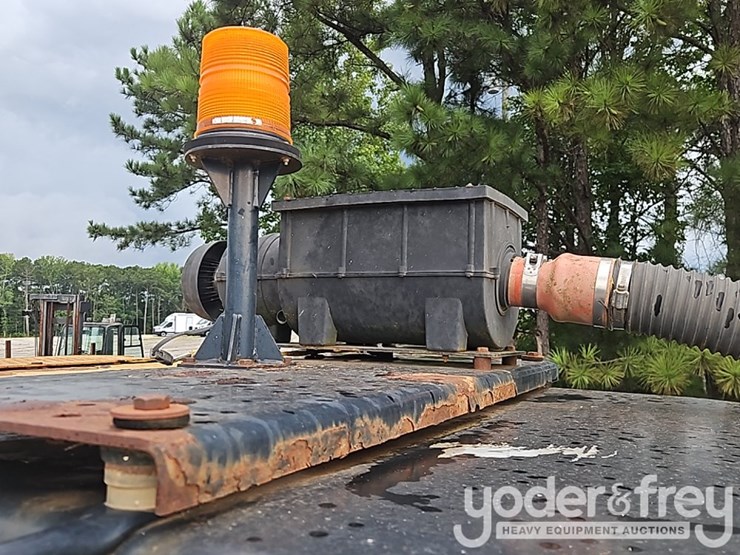 2014-caterpillar-d6t-image-25
