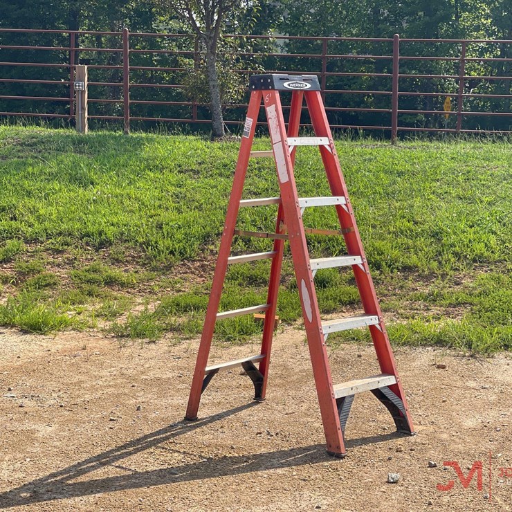 6' FIBERGLASS FOLDING STEP LADDER