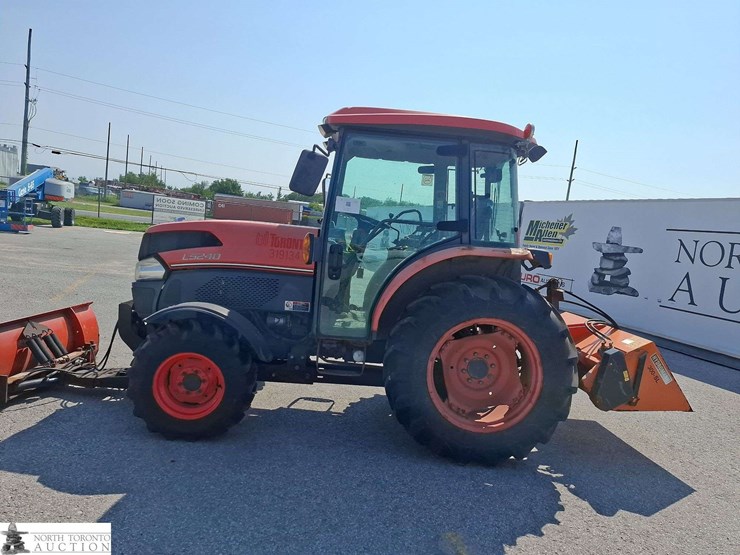 2011-kubota-l5240hstc-image-8
