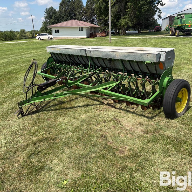 JOHN DEERE 207B