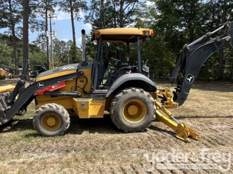 2022-deere-410l-image-1