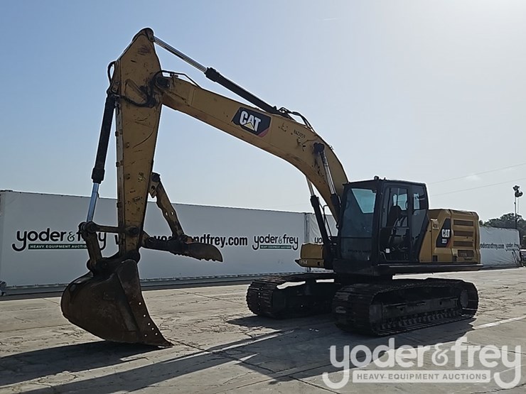 2019-caterpillar-323-image-1