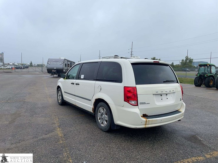 2011-dodge-grand-caravan-image-7