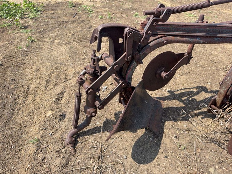 mccormick-deering-four-bottom-pull-tyle-mold-board-plow-image-12