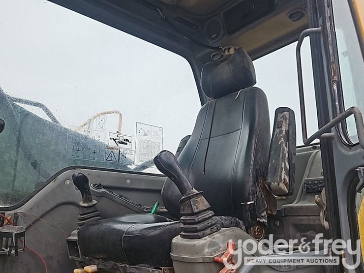 volvo-ec240b-lc-image-34
