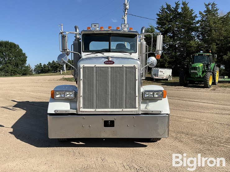 2005-peterbilt-378-image-2