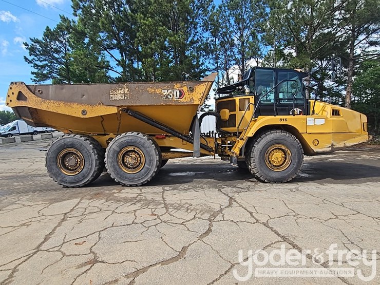 2021-caterpillar-730-image-6