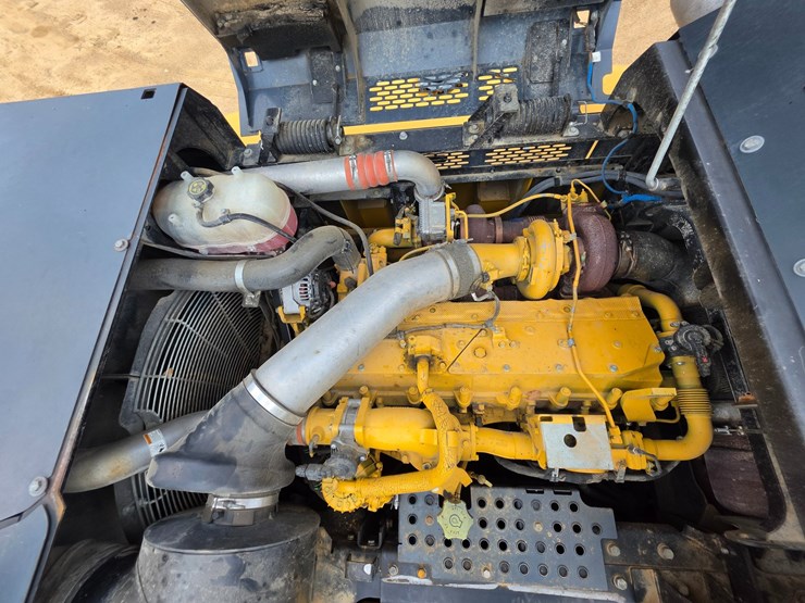 2018-deere-470g-lc-image-23