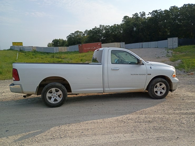 2012-dodge-1500-image-10
