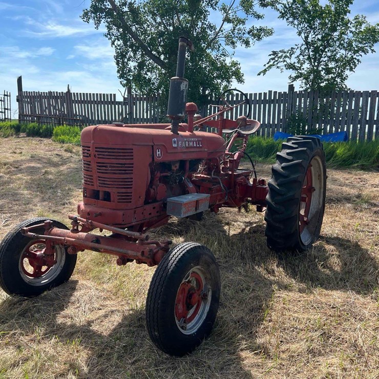 Farmall H Tractor