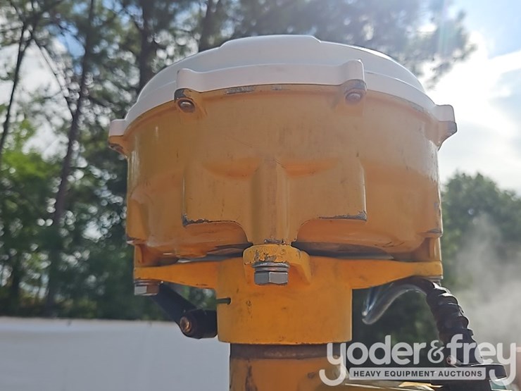2015-caterpillar-d5k2-lgp-image-28