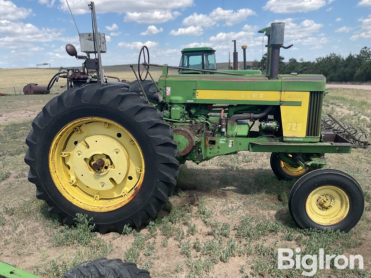 1956-john-deere-720-image-4